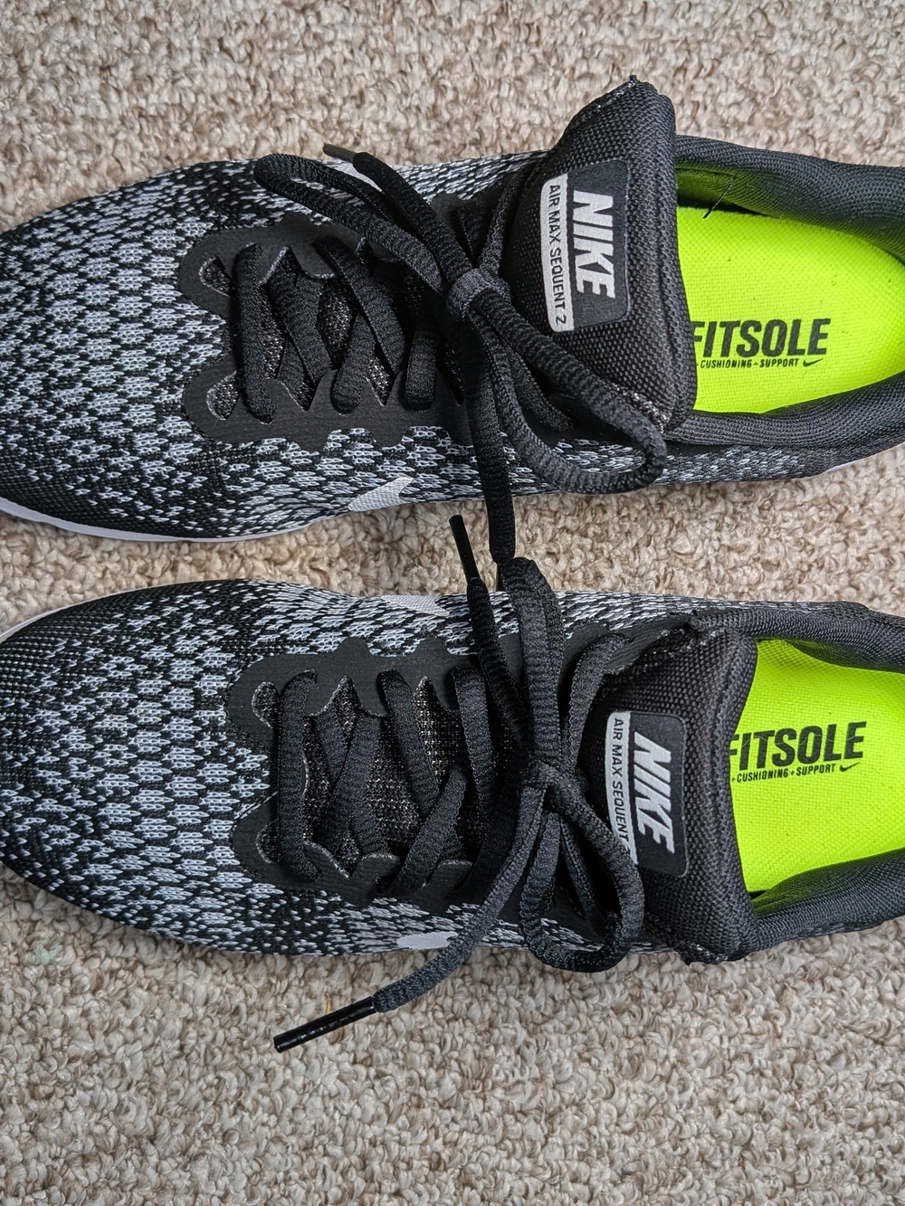 Nike Air Max Sequent 2 • Women’s 8.5 • Black/White • Like New - Picture 2 of 7